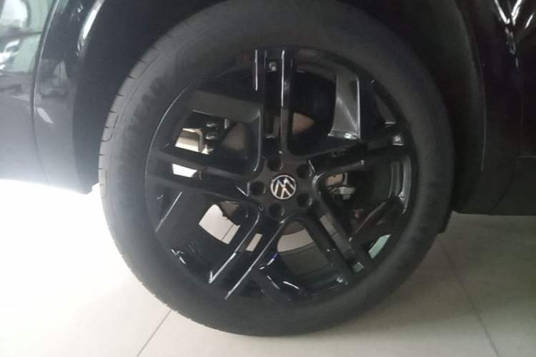 Used Volkswagen Teramont 2026 Model, Tiguan Pro 450TSI Four-Wheel Drive Summit Edition Right Rear Wheel Hub