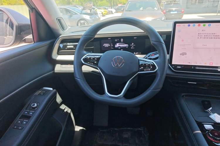 Used Volkswagen Teramont 2026 Model, Tiguan Pro 380TSI Two-Wheel Drive Cross-Country Edition Steering Wheel