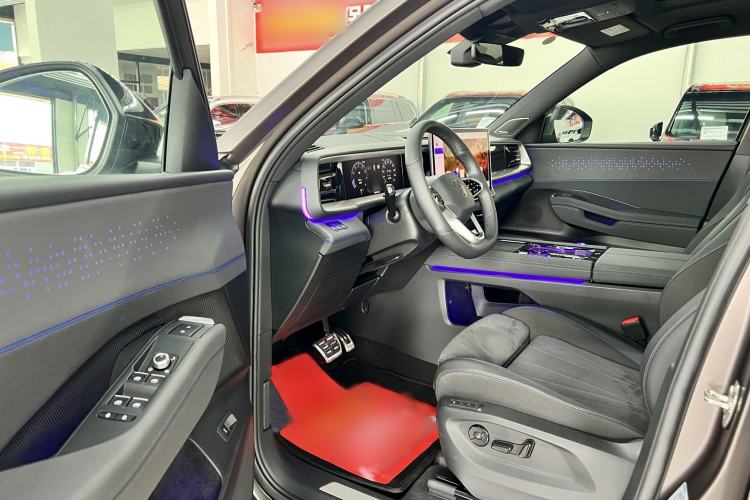 Used Volkswagen Teramont 2026 Model, Tiguan Pro 450TSI Four-Wheel Drive Summit Edition Interior 1