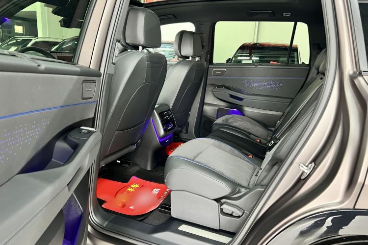 Used Volkswagen Teramont 2026 Model, Tiguan Pro 450TSI Four-Wheel Drive Summit Edition Left Rear Seat
