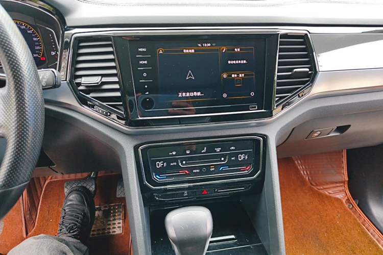 Used Volkswagen Teramont X 2019 330TSI Two-Wheel-Drive Luxury Edition Audio And AC Panel