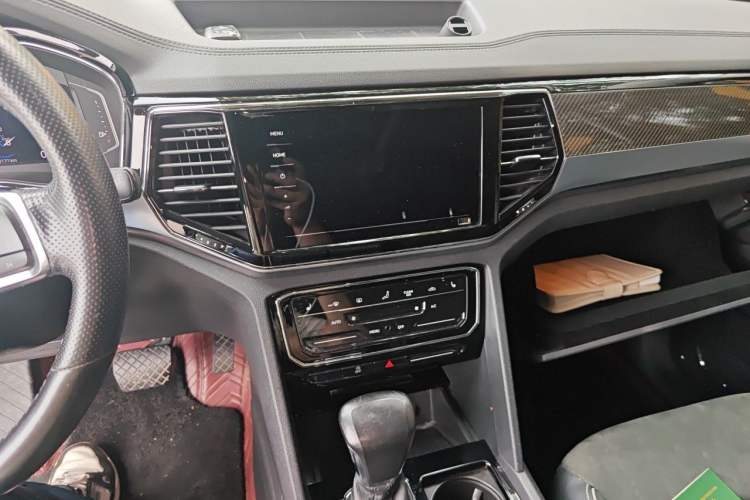 Used Volkswagen Teramont X 2019 330TSI Two-Wheel-Drive Prestige Luxury Edition Audio And AC Panel