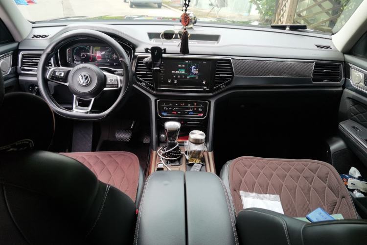 Used Volkswagen Teramont X 2019 330TSI Two-Wheel-Drive Prestige Luxury Edition Center Console
