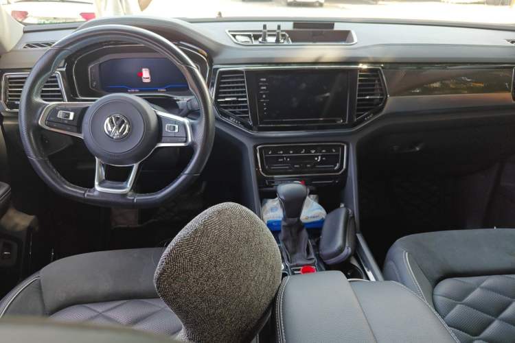 Used Volkswagen Teramont X 2019 330TSI Two-Wheel-Drive Prestige Luxury Edition Center Console