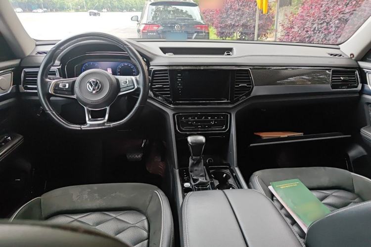 Used Volkswagen Teramont X 2019 330TSI Two-Wheel-Drive Prestige Luxury Edition Center Console
