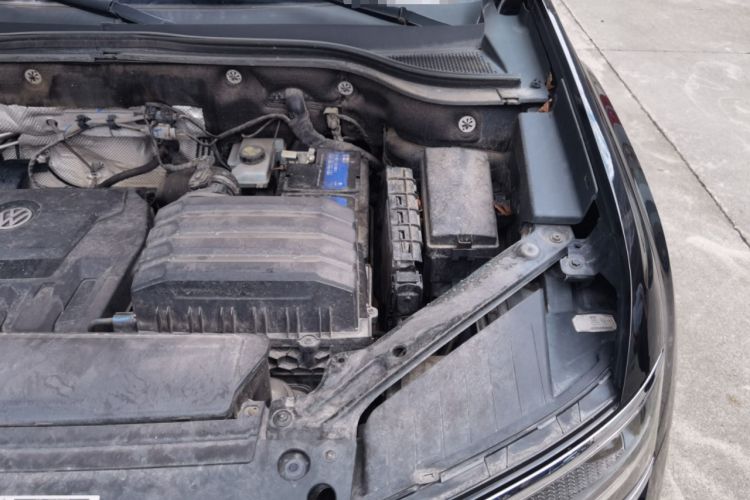 Used Volkswagen Teramont X 2019 330TSI Two-Wheel-Drive Prestige Luxury Edition Engine Bay Left