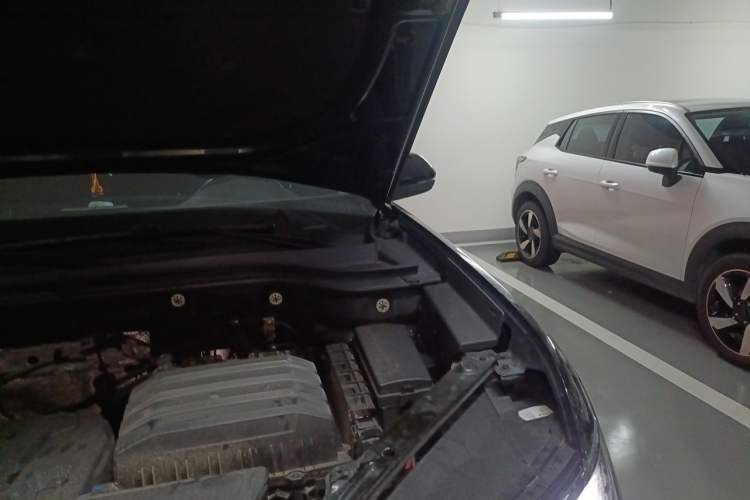 Used Volkswagen Teramont X 2019 330TSI Two-Wheel-Drive Prestige Luxury Edition Engine Bay Left