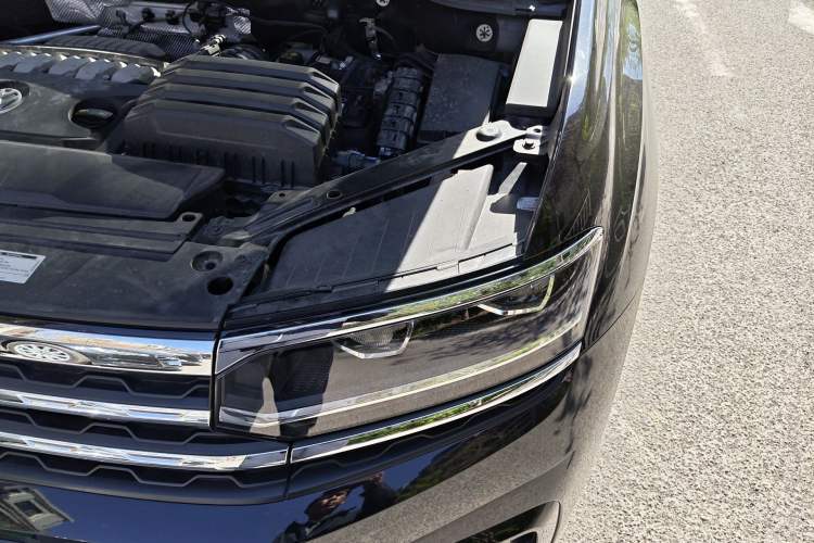 Used Volkswagen Teramont X 2019 530 V6 Four-Wheel Drive Prestige Luxury Edition Engine Bay Left