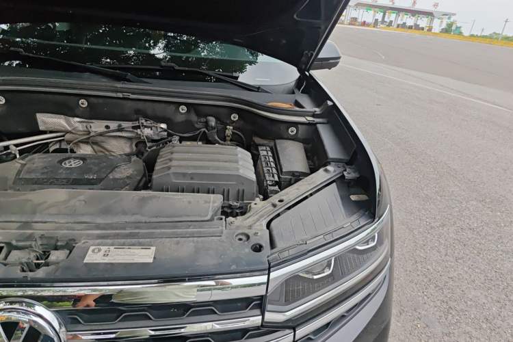 Used Volkswagen Teramont X 2019 330TSI Two-Wheel-Drive Prestige Luxury Edition Engine Bay Left