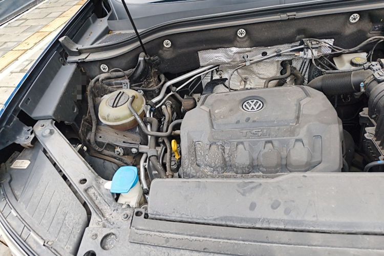 Used Volkswagen Teramont X 2019 330TSI Two-Wheel-Drive Luxury Edition Engine Bay Right
