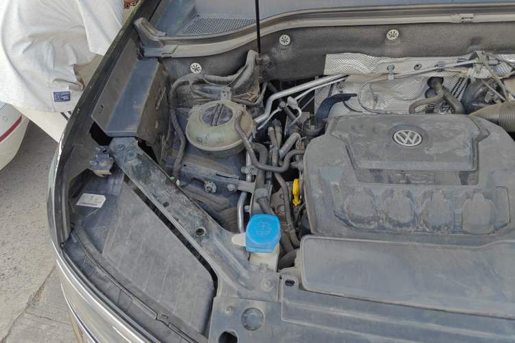 Used Volkswagen Teramont X 2019 330TSI Two-Wheel-Drive Prestige Luxury Edition Engine Bay Right