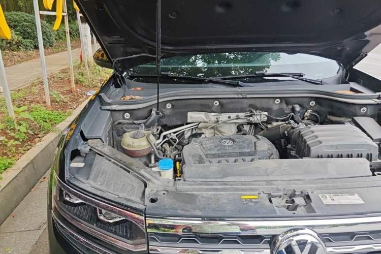 Used Volkswagen Teramont X 2019 330TSI Two-Wheel-Drive Prestige Luxury Edition Engine Bay Right
