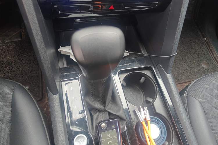 Used Volkswagen Teramont X 2019 330TSI Two-Wheel-Drive Luxury Edition Gear Lever