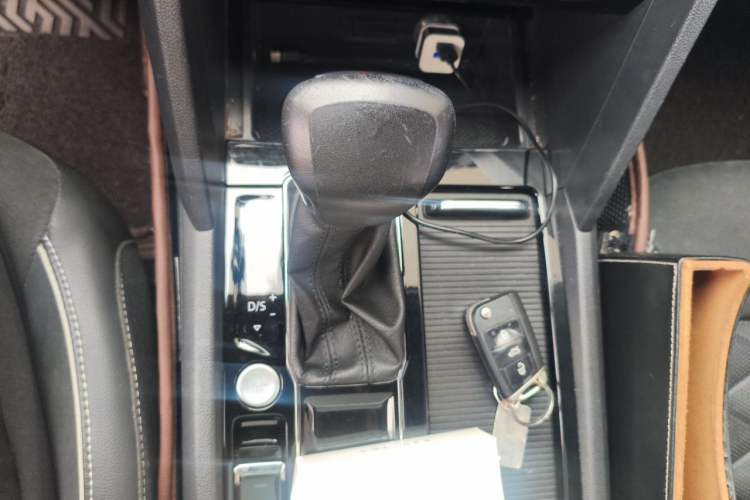 Used Volkswagen Teramont X 2019 330TSI Two-Wheel-Drive Prestige Luxury Edition Gear Lever