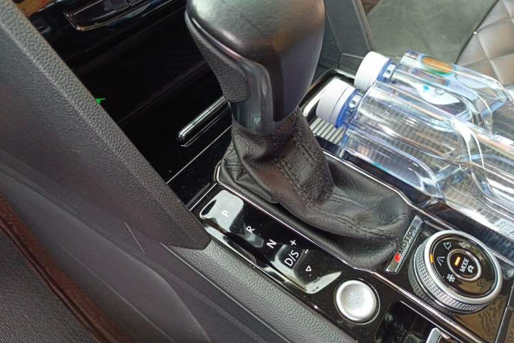 Used Volkswagen Teramont X 2019 380TSI Four-Wheel Drive Prestige Luxury Edition Gear Lever