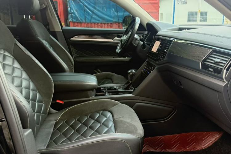 Used Volkswagen Teramont X 2019 330TSI Two-Wheel-Drive Prestige Luxury Edition Interior 4