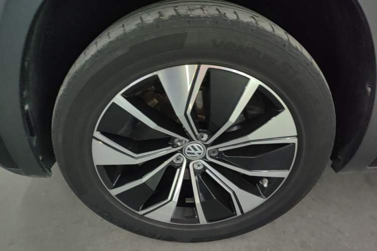 Used Volkswagen Teramont X 2019 380TSI Four-Wheel Drive Prestige Luxury Edition Left Front Wheel Hub