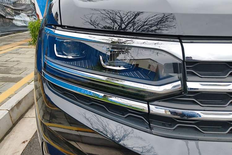 Used Volkswagen Teramont X 2019 330TSI Two-Wheel-Drive Luxury Edition Right Front Headlight