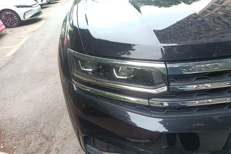 Used Volkswagen Teramont X 2019 380TSI Four-Wheel Drive Prestige Luxury Edition Right Front Headlight
