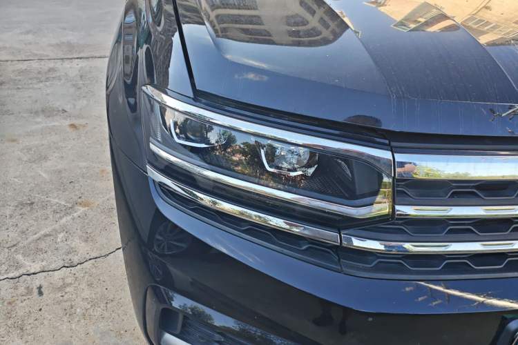Used Volkswagen Teramont X 2019 330TSI Two-Wheel-Drive Prestige Luxury Edition Right Front Headlight