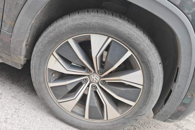 Used Volkswagen Teramont X 2019 330TSI Two-Wheel-Drive Prestige Luxury Edition Right Front Wheel Hub