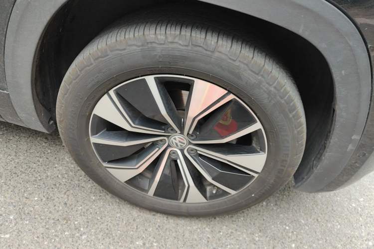 Used Volkswagen Teramont X 2019 330TSI Two-Wheel-Drive Prestige Luxury Edition Right Front Wheel Hub