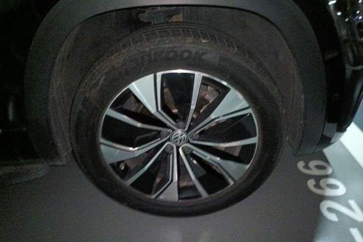 Used Volkswagen Teramont X 2019 330TSI Two-Wheel-Drive Prestige Luxury Edition Right Front Wheel Hub