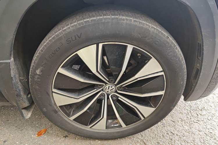 Used Volkswagen Teramont X 2019 330TSI Two-Wheel-Drive Prestige Luxury Edition Right Front Wheel Hub
