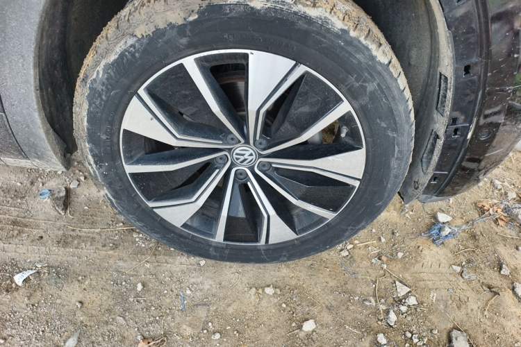 Used Volkswagen Teramont X 2019 380TSI Four-Wheel Drive Prestige Luxury Edition Right Front Wheel Hub