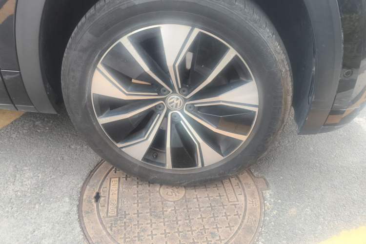 Used Volkswagen Teramont X 2019 330TSI Two-Wheel-Drive Prestige Luxury Edition Right Front Wheel Hub