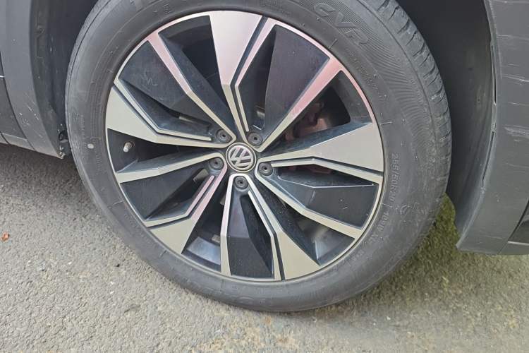 Used Volkswagen Teramont X 2019 380TSI Four-Wheel Drive Luxury Edition Right Front Wheel Hub