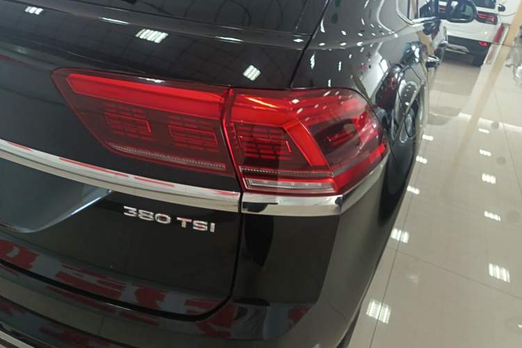 Used Volkswagen Teramont X 2019 380TSI Four-Wheel Drive Prestige Luxury Edition Right Rear Taillight