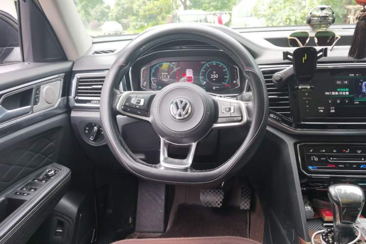 Used Volkswagen Teramont X 2019 330TSI Two-Wheel-Drive Prestige Luxury Edition Steering Wheel