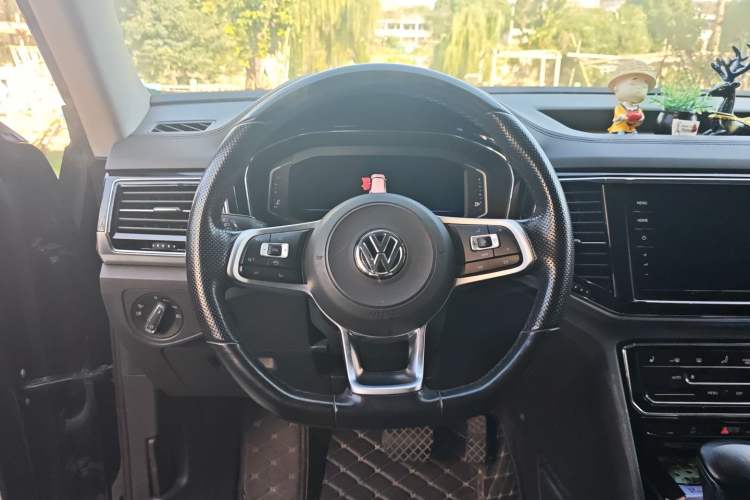 Used Volkswagen Teramont X 2019 330TSI Two-Wheel-Drive Prestige Luxury Edition Steering Wheel