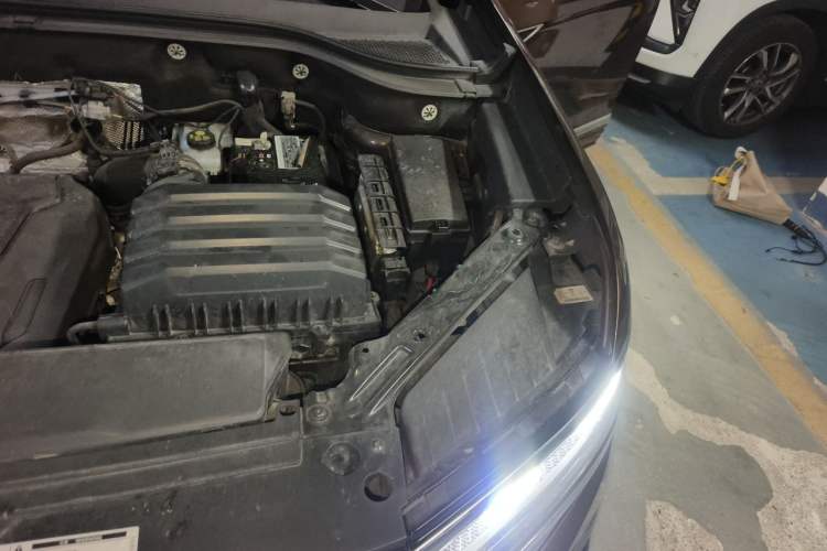 Used Volkswagen Teramont X 2019 330TSI Two-Wheel-Drive Prestige Luxury Edition Engine Bay Left