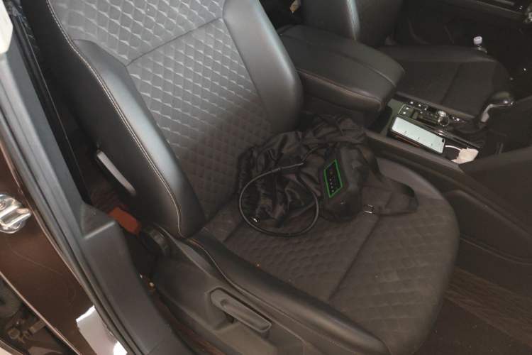 Used Volkswagen Teramont X 2019 330TSI Two-Wheel-Drive Luxury Edition Right Front Seat