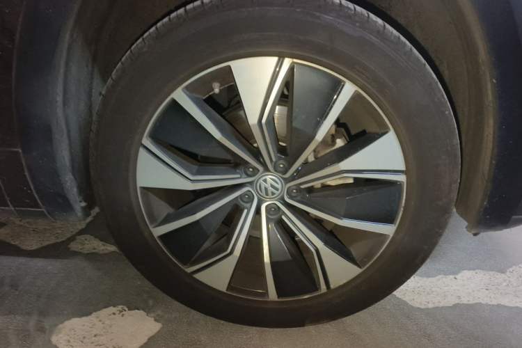 Used Volkswagen Teramont X 2019 330TSI Two-Wheel-Drive Prestige Luxury Edition Right Front Wheel Hub