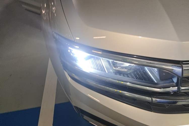 Used Volkswagen Teramont X 2019 380TSI Four-Wheel Drive Prestige Luxury Edition Right Front Headlight