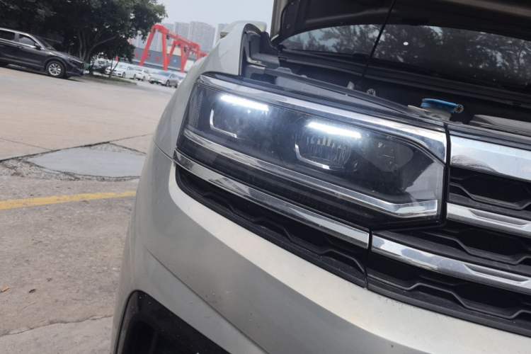 Used Volkswagen Teramont X 2019 380TSI Four-Wheel Drive Prestige Luxury Edition Right Front Headlight
