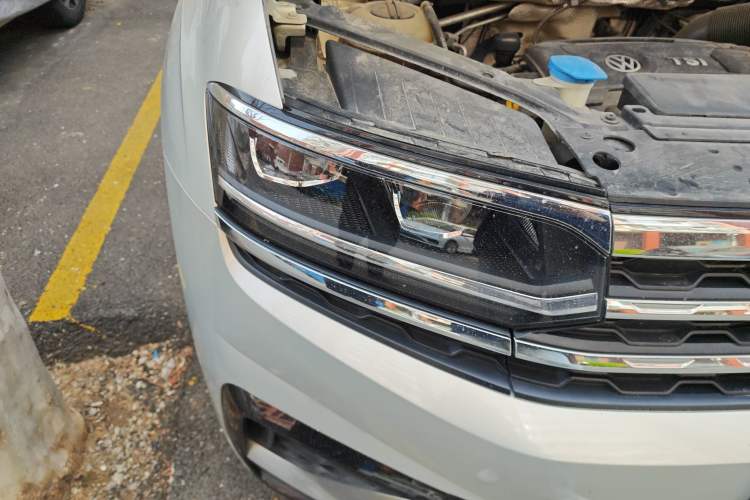 Used Volkswagen Teramont X 2019 380TSI Four-Wheel Drive Prestige Luxury Edition Right Front Headlight