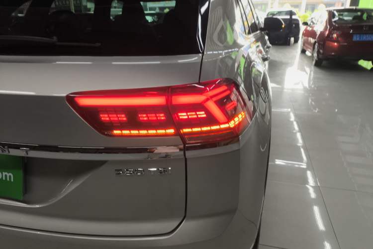 Used Volkswagen Teramont X 2019 380TSI Four-Wheel Drive Prestige Luxury Edition Right Rear Taillight