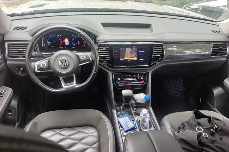Used Volkswagen Teramont X 2019 330TSI Two-Wheel-Drive Prestige Luxury Edition Center Console