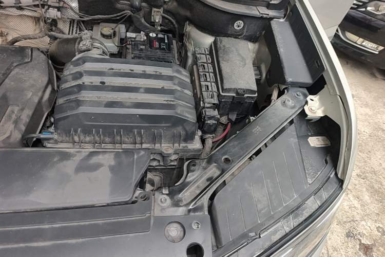 Used Volkswagen Teramont X 2019 330TSI Two-Wheel-Drive Prestige Luxury Edition Engine Bay Left