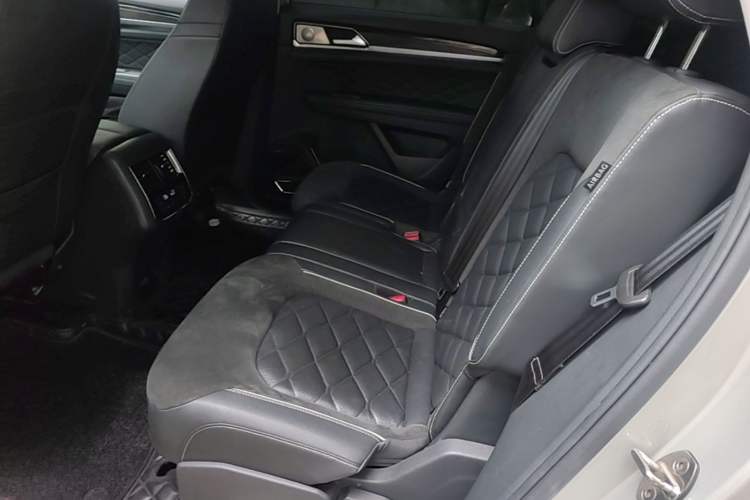 Used Volkswagen Teramont X 2019 330TSI Two-Wheel-Drive Prestige Luxury Edition Left Rear Seat