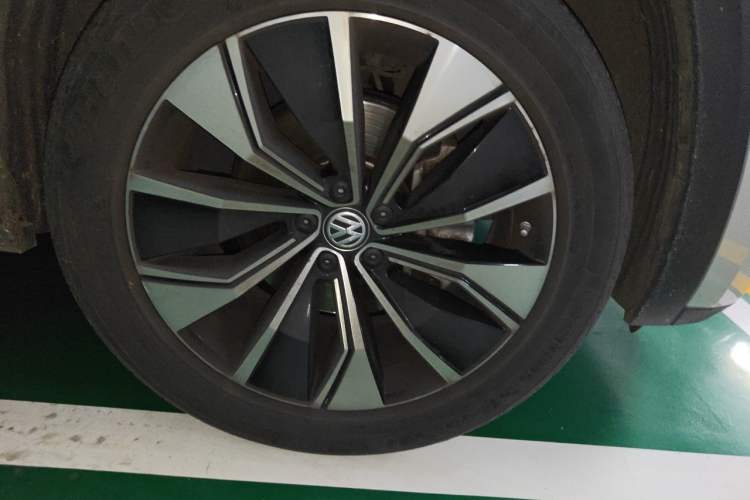 Used Volkswagen Teramont X 2019 380TSI Four-Wheel Drive Prestige Luxury Edition Right Front Wheel Hub