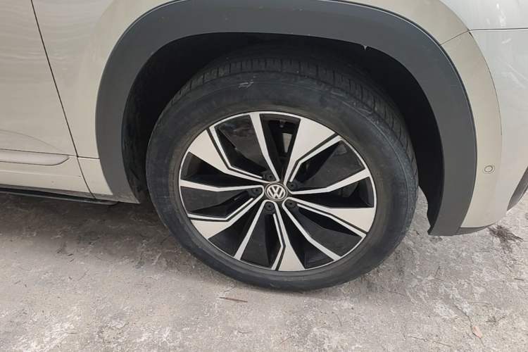 Used Volkswagen Teramont X 2019 330TSI Two-Wheel-Drive Prestige Luxury Edition Right Front Wheel Hub