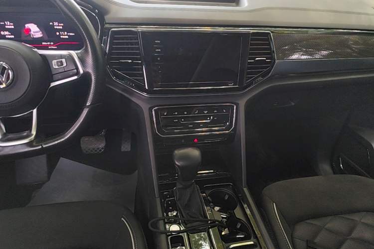 Used Volkswagen Teramont X 2019 330TSI Two-Wheel-Drive Prestige Luxury Edition Audio And AC Panel