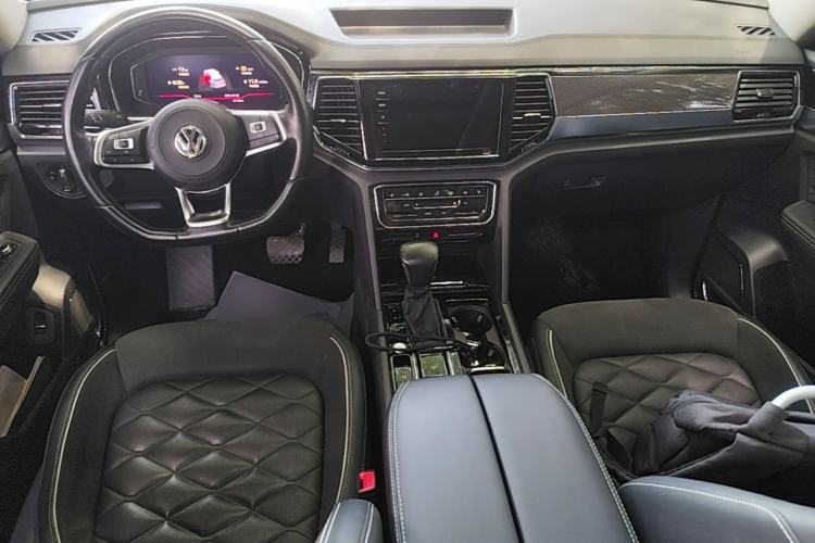 Used Volkswagen Teramont X 2019 330TSI Two-Wheel-Drive Prestige Luxury Edition Center Console