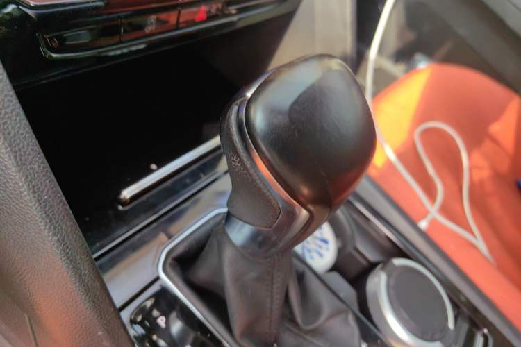 Used Volkswagen Teramont X 2019 380TSI Four-Wheel Drive Prestige Luxury Edition Gear Lever