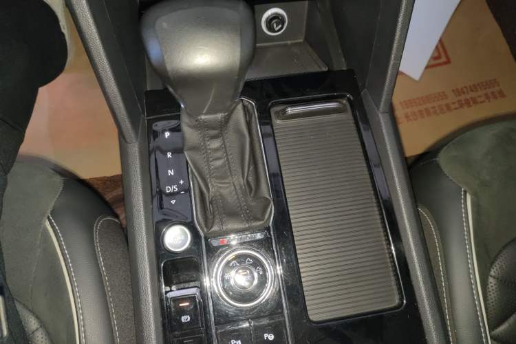 Used Volkswagen Teramont X 2019 380TSI Four-Wheel Drive Prestige Luxury Edition Gear Lever